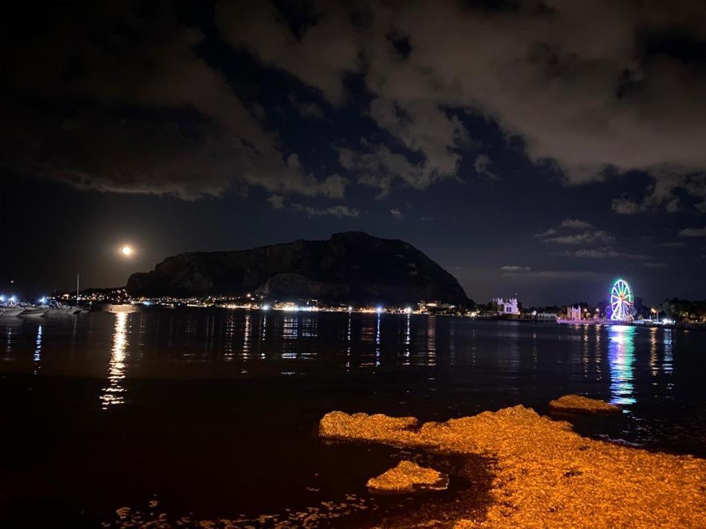 The White Sail - Mondello Apartment With Terrace - Casa Di Vincenzo E Andrea Exterior photo
